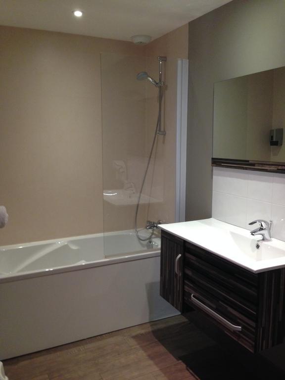 Le Relais Des Bergers Hotel Saint-Martin-en-Haut Bilik gambar