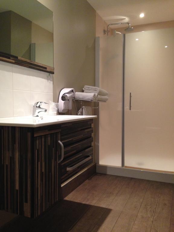 Le Relais Des Bergers Hotel Saint-Martin-en-Haut Bilik gambar