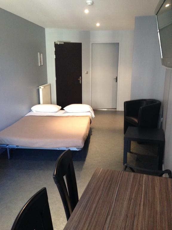 Le Relais Des Bergers Hotel Saint-Martin-en-Haut Luaran gambar